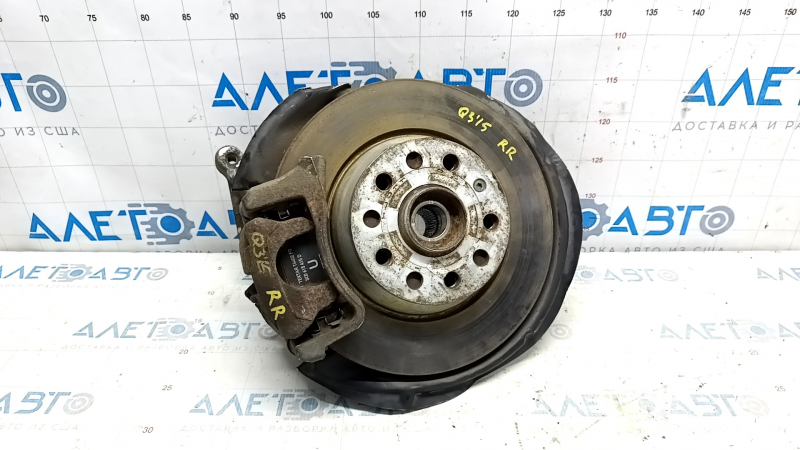 Rear right axle Audi Q3 8U 15-18 AWD complete with hub, brake disc, caliper, casing and ABS sensor, caliper and shock absorber bolt broken, casing dented