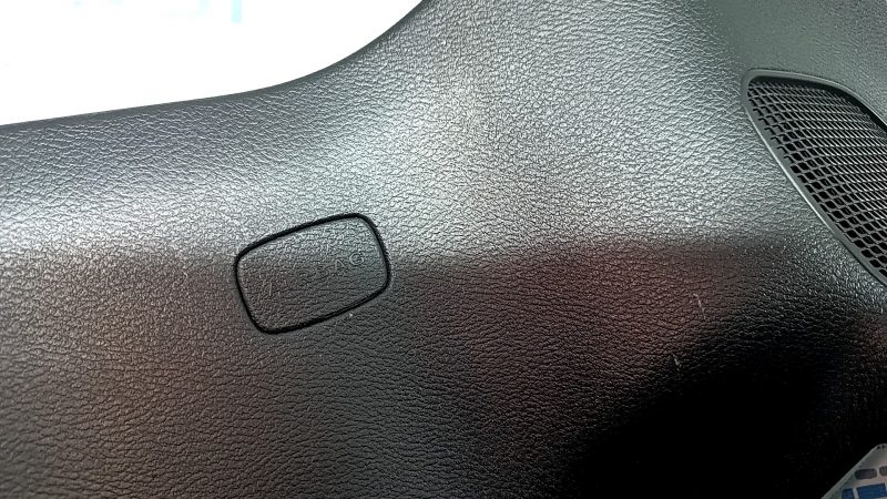 Rear pillar trim right Infiniti QX30 17- under tweeter black, scratches