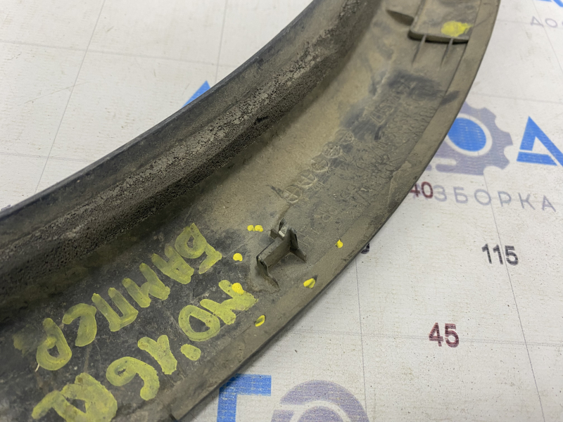 Rear left rear wing arch trim Mitsubishi Outlander 14-21 on the bumper, broken mount, scratches