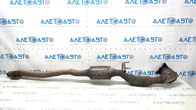 The inlet pipe with the catalytic converter Audi Q3 8U 15-18 CCTA is crushed