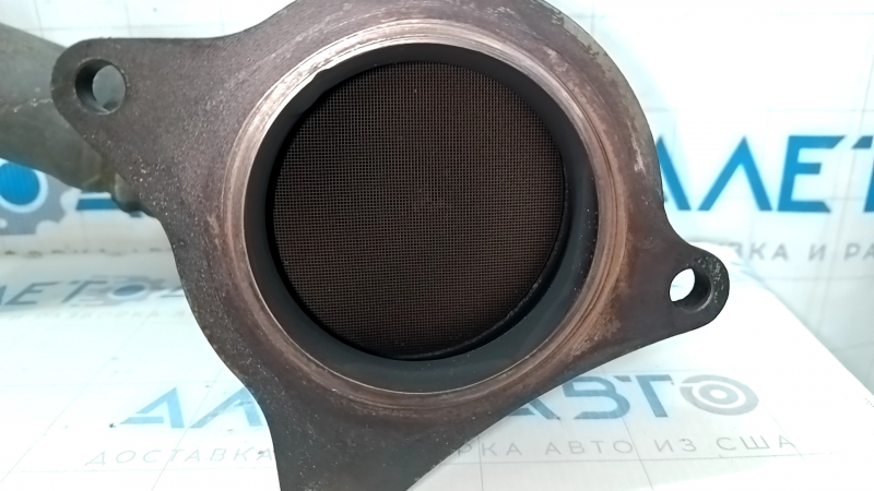The inlet pipe with the catalytic converter Audi Q3 8U 15-18 CCTA is crushed