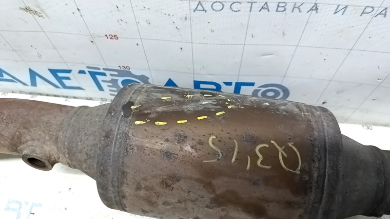 The inlet pipe with the catalytic converter Audi Q3 8U 15-18 CCTA is crushed