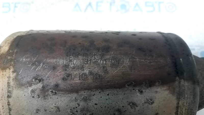 The inlet pipe with the catalytic converter Audi Q3 8U 15-18 CCTA is crushed