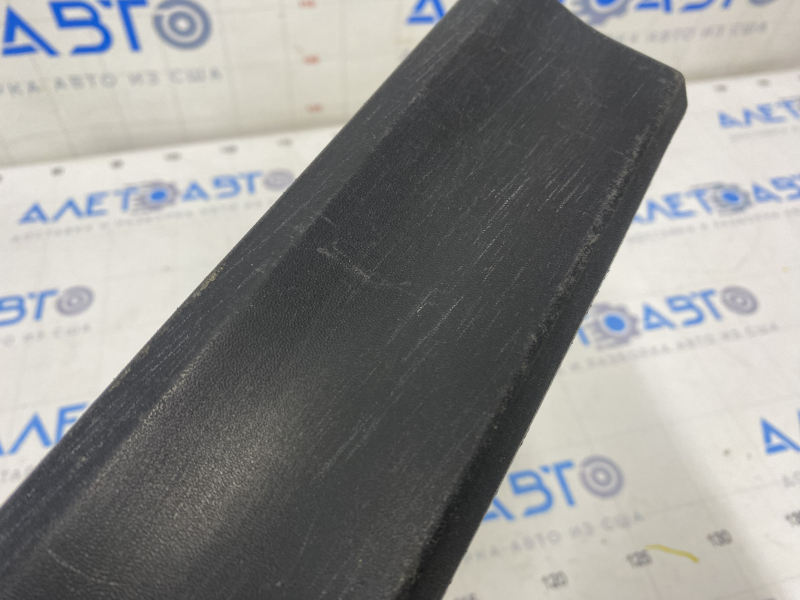Door trim lower front right Nissan Rogue 14-20 black scratches, scuffs
