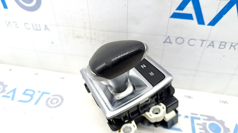 Gear shifter with handle Infiniti QX30 17 - chrome swelled, scratches