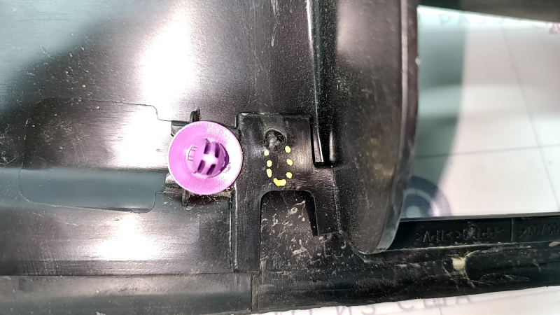 Upper trunk door trim Mercedes W167 GLE 350 450 20-23 on the body, cracks in the fasteners
