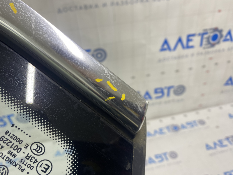 Window blind glass rear left VW Passat b8 16-19 USA chrome, scratches on chrome, tear of seal