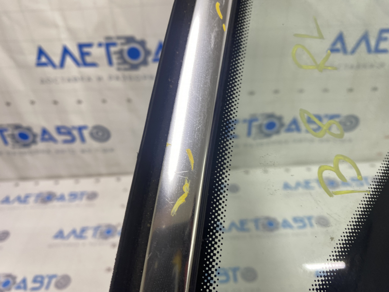 Window blind glass rear left VW Passat b8 16-19 USA chrome, scratches on chrome, tear of seal