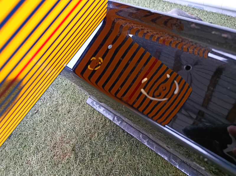 The central left body pillar of BMW 7 G12 16-22 is sawn off, butts