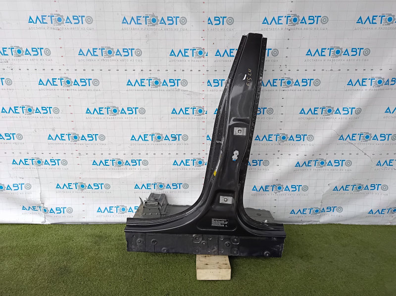 The central left body pillar of BMW X5 F15 14-18 was sawed off