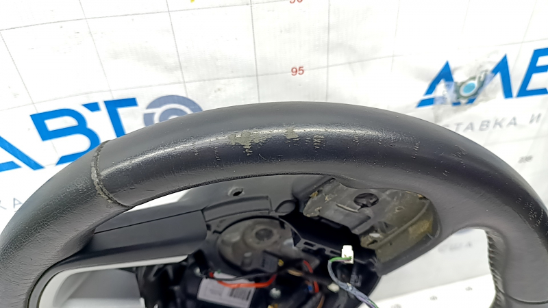 Naked steering wheel Jeep Renegade 15 - black leather, red stitching, worn