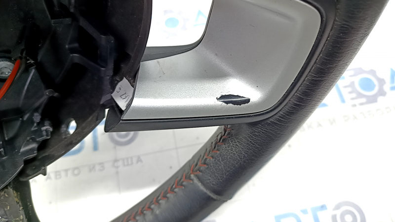 Naked steering wheel Jeep Renegade 15 - black leather, red stitching, worn