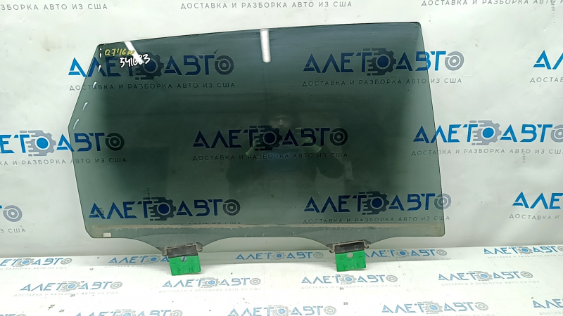 Glass of the rear right door of Audi Q7 16 - tinted, scratches