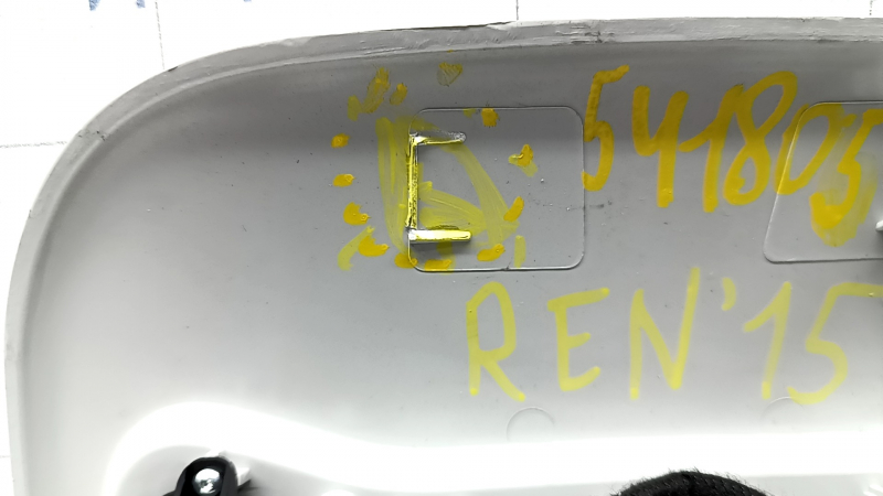 Front light Jeep Renegade 15 - no sunroof, broken mount, scuffs