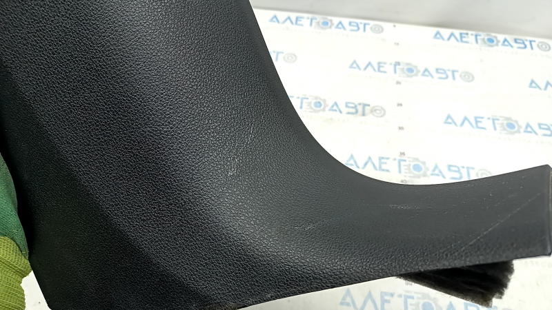 Front pillar trim right lower Audi Q7 16- black, scratches, broken fastener