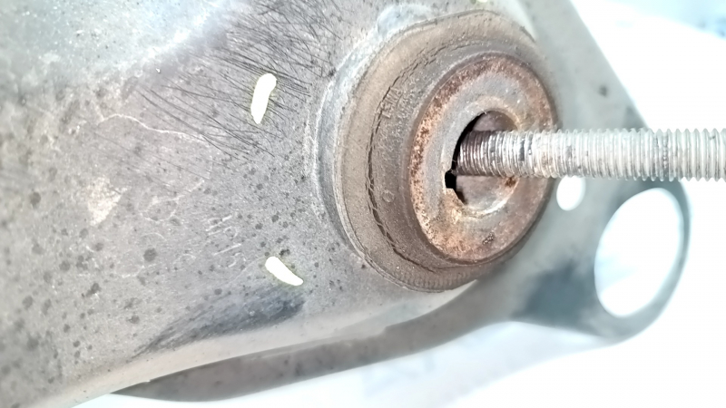 Front subframe Volvo XC90 16-22 without air suspension, rusty, cracked silent blocks