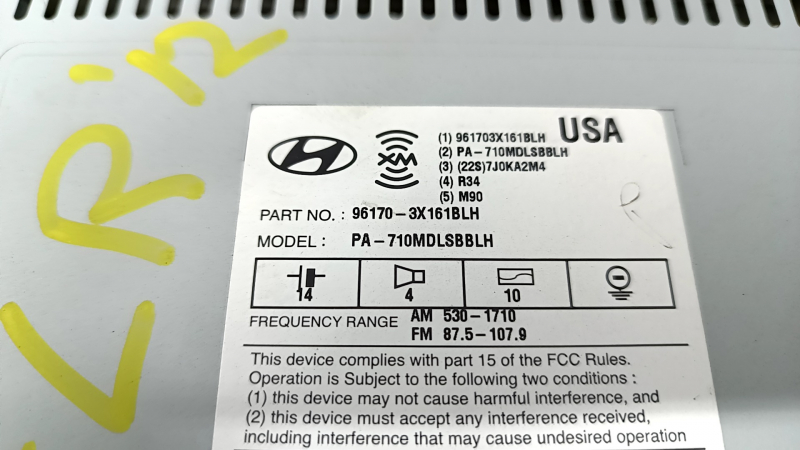 Radio tape recorder Hyundai Elantra UD 11-12 scratches