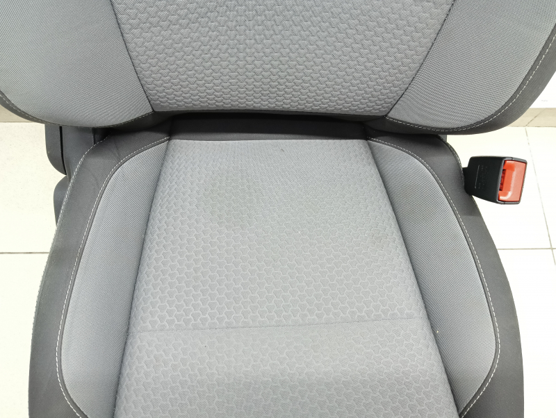 Passenger seat Ford Escape MK3 13-19 without airbag, mechanical, cloth black-gray, for dry cleaning