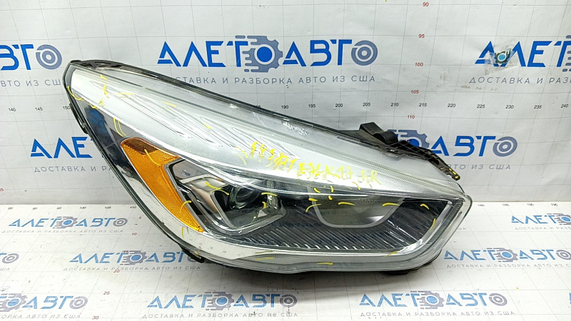 Headlight front right complete Ford Escape MK3 17-19 rest halogen+led light, cobweb, varnish peeled off, sand, broken mount, without plug