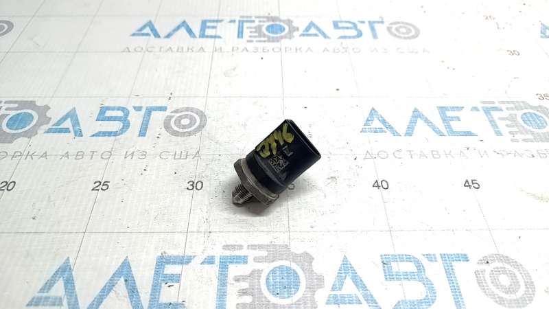 Fuel pressure sensor Audi Q7 16- 2.0T, 3.0T on the fuel rail