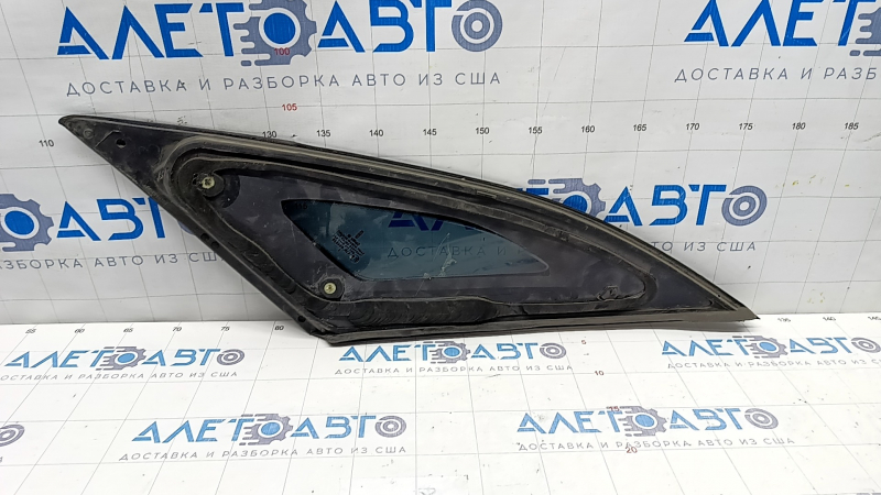 Window blind glass rear left Lincoln MKZ 13-20 chrome, scratches on chrome, scratches on glass