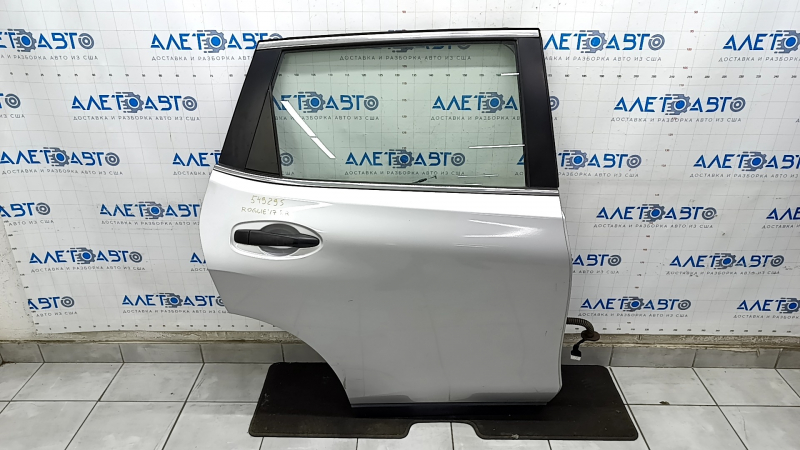 Door assembly rear right Nissan Rogue 14-20 silver K23, bumpers