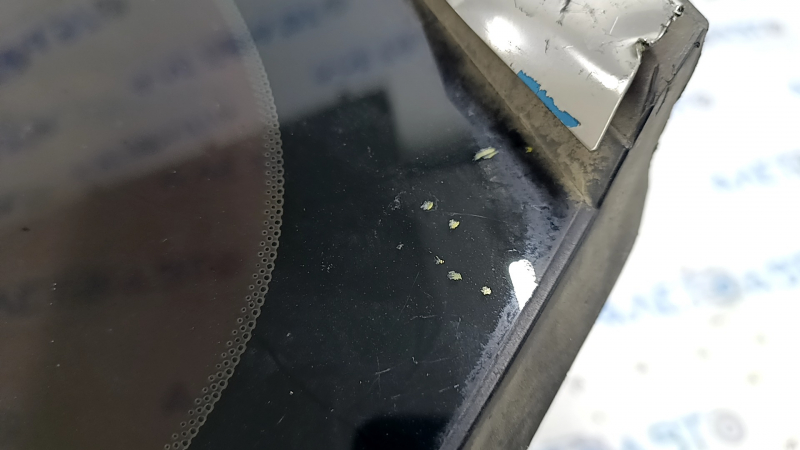 Rear left blind window glass Hyundai Azera 12-17 with chrome molding, molding defect, scratch on glass