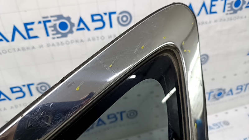 Window blind glass rear right Honda CRV 12-16 scratches on chrome, scratches on glass