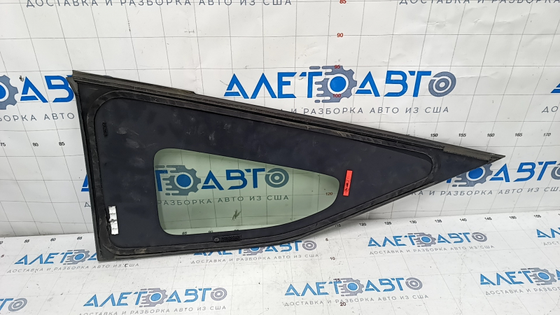 Window blind glass rear right Honda CRZ 11-16 scratches on glass