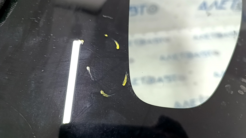 Window blind glass rear right Honda CRZ 11-16 scratches on glass