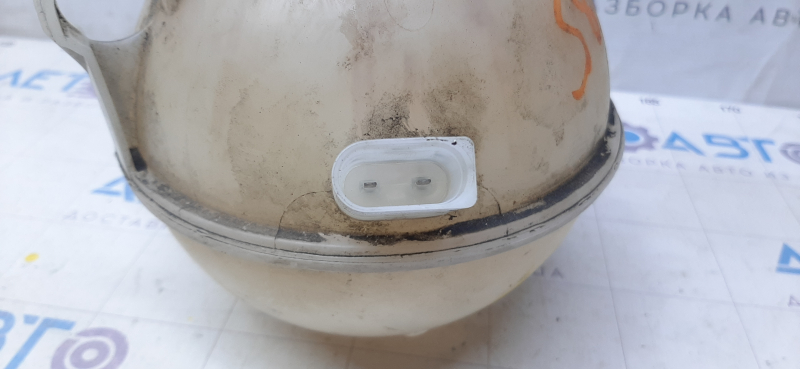 Expansion tank cooling VW Passat b7 12-15 USA without cap