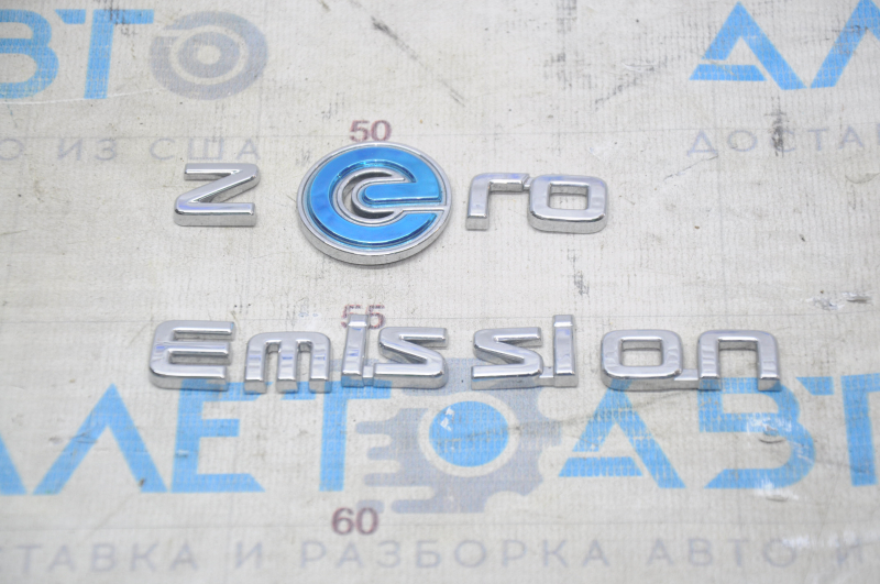 Emblem inscription Zero Emission trunk door Nissan Leaf 18-22