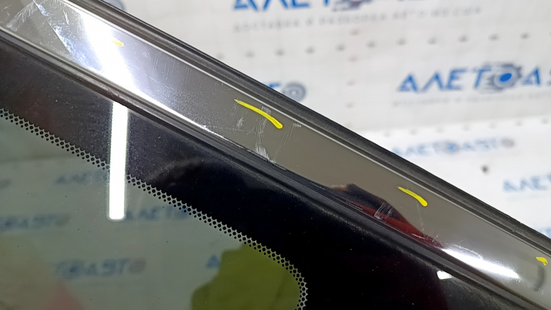 Window blind glass rear right Nissan Murano z52 15- chrome scratches on chrome