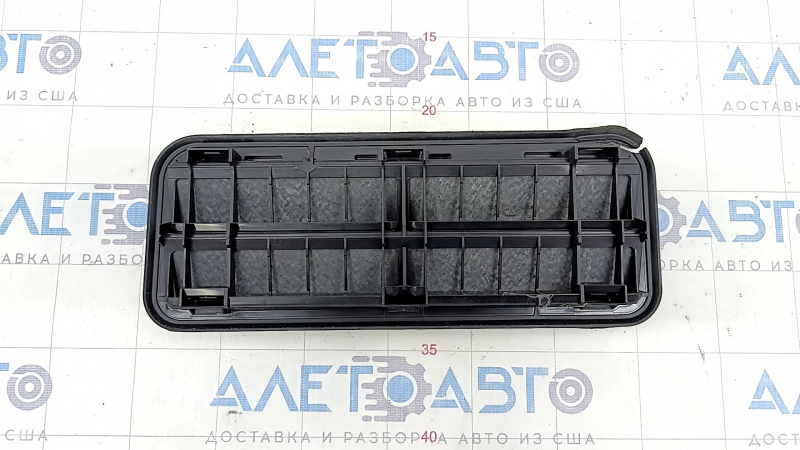 Left ventilation shield Ford Explorer 20 - broken