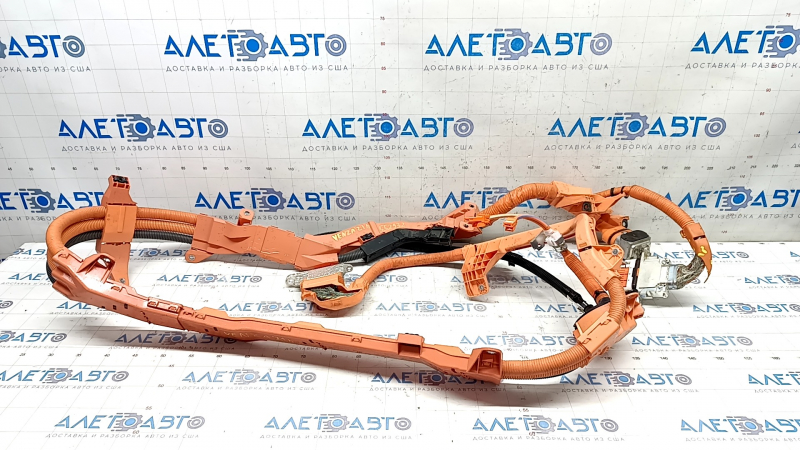 High-voltage cable to the battery Toyota Venza 21 - through the entire body, the housing of the connector is broken