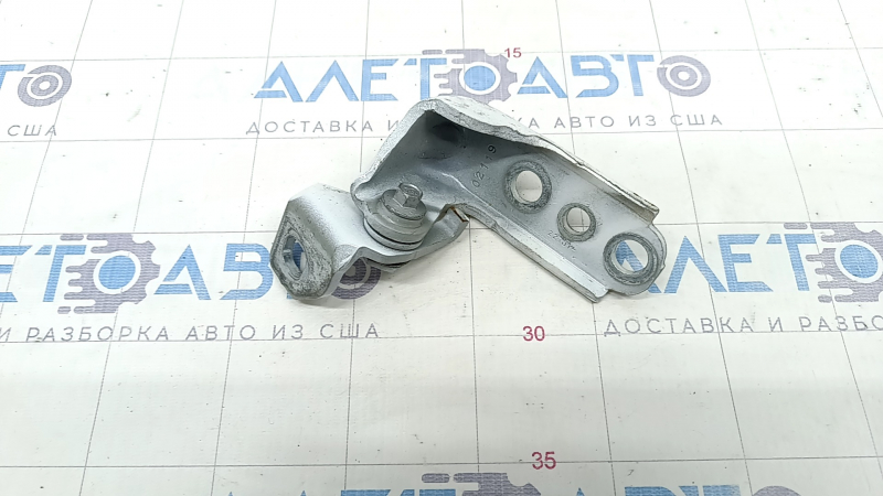 Upper front left door hinge Ford Explorer 20-