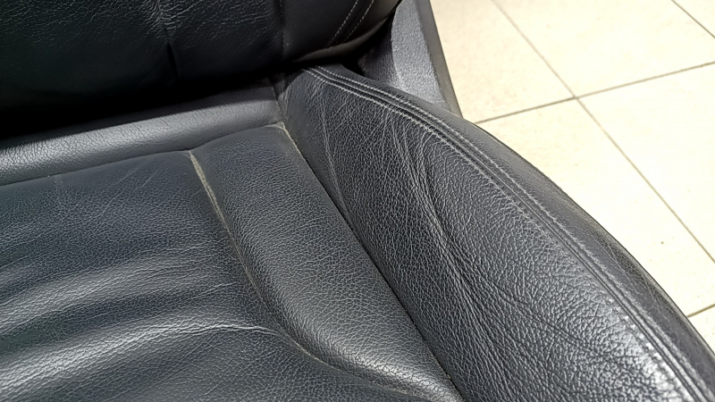 Driver's seat Audi Q5 8R 09-17 with airbag, electric, leather black, dents on leather
