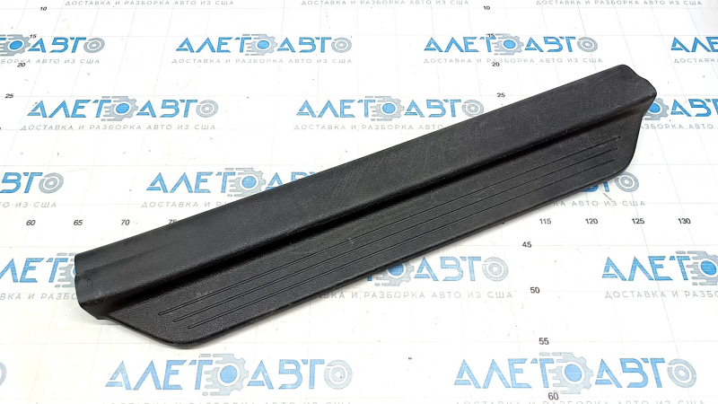 Door sill trim front right Hyundai Sonata 11-15 black, worn, broken fastening