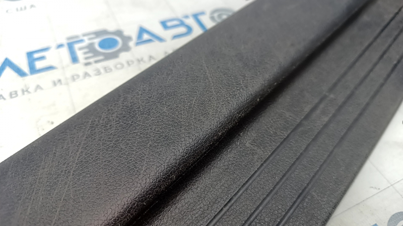 Door sill trim front right Hyundai Sonata 11-15 black, worn, broken fastening
