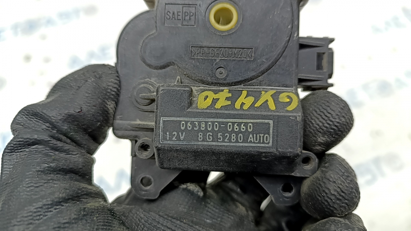 Actuator motor for the left heater air conditioner on a Lexus GX470 03-09