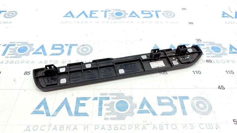 Door sill trim outer rear left Nissan Murano z52 15- chrome, type 1, crack in fastening