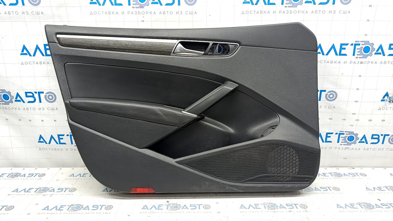 Door trim card front left VW Passat b8 16-19 USA black leather with dark gray wood trim, scuffs, crack in fastening