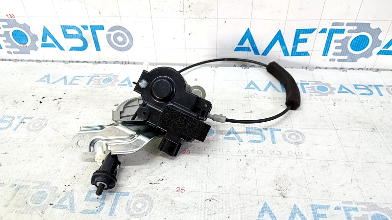Fuel filler flap motor Toyota Prius 30 12-15 plug-in