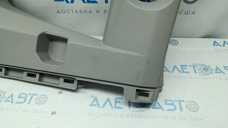 Rear pillar trim left VW Tiguan 18 - gray, scratches, broken fastener