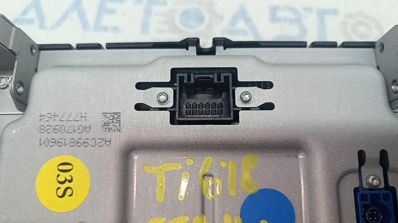 Radio tape recorder VW Tiguan 18- 8 buttons without navigation, pokes, scratches