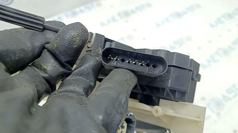 Ford C-max MK2 13-18 keyless rear right door lock, with glass guide, broken guide fastener