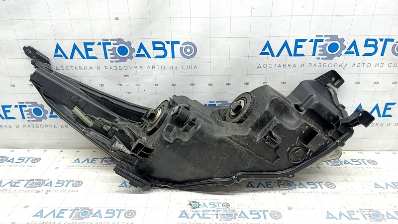 Headlight front left Toyota Highlander 14-16 bare, dark, halogen, sand, broken fasteners, damaged housing