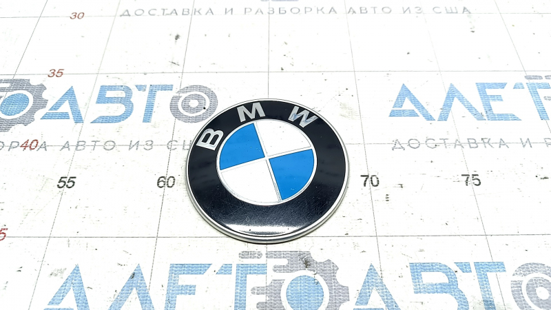 Emblem badge front bumper BMW 3 F30 12-18 sand