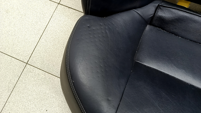 Rear row of seats 2 row Lexus IS250 IS350 06-13 leather, black, cracks on the center of the headrest, needs cleaning, bumps