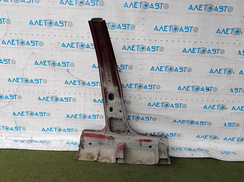 The central left body pillar of the Subaru b10 Tribeca is sawed off